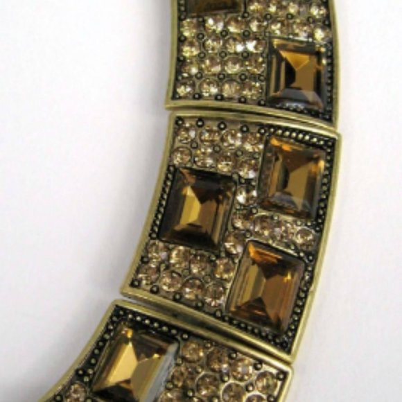 OSCAR DE LA RENTA Buckle Necklace - Picture 6 of 8
